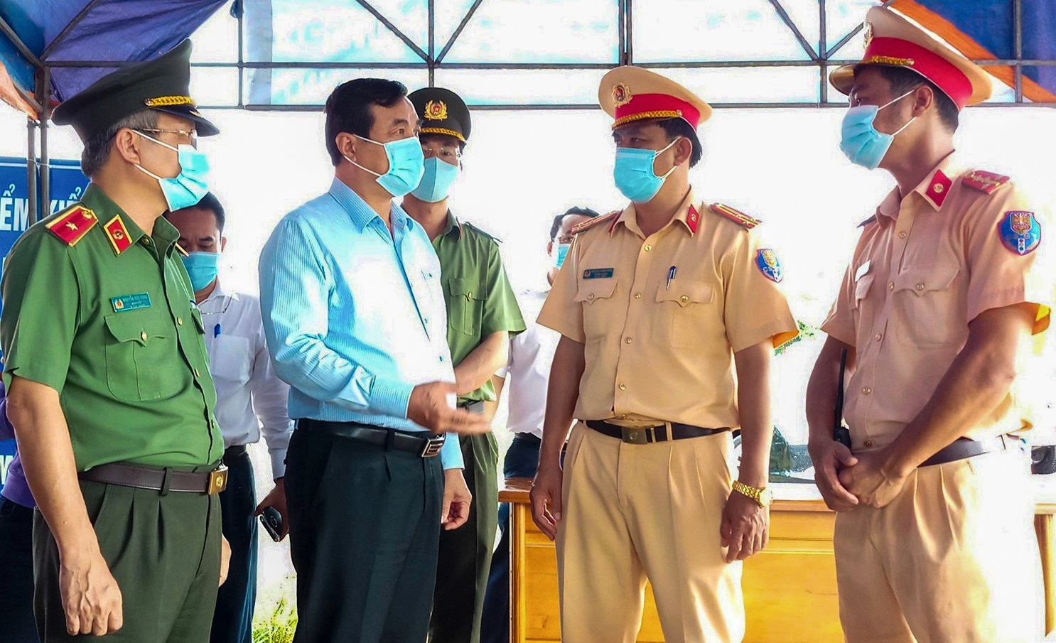 Bi thu Quang Nam viet thu cam on tuyen dau chong dich hinh anh