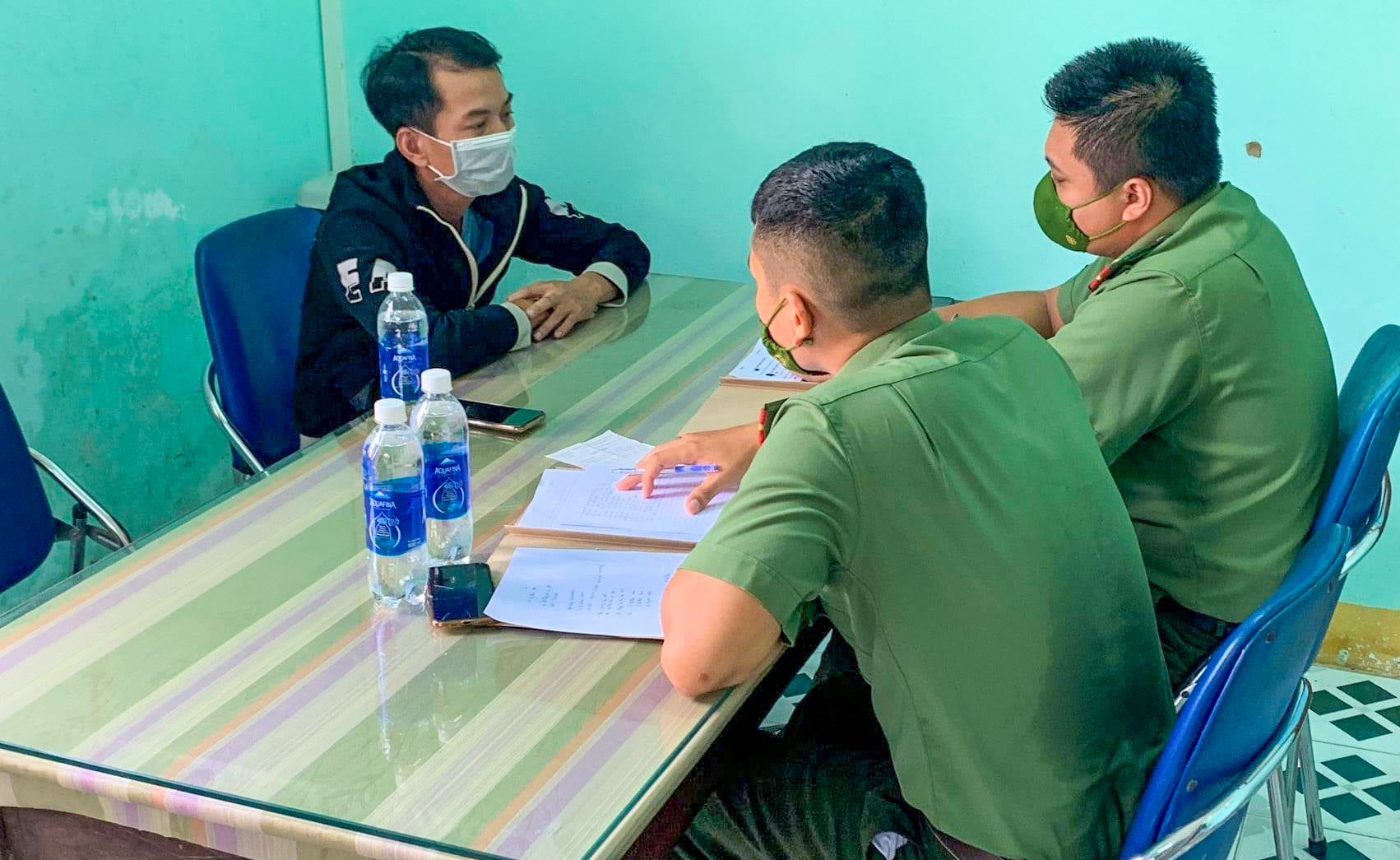 Vu khong lanh dao tren Facebook, bi phat 7,5 trieu dong hinh anh