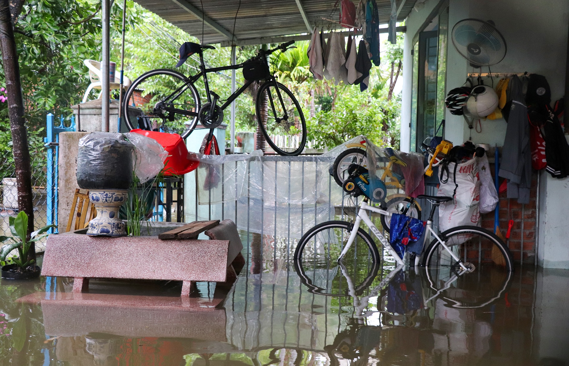 Khu dan cu tai Tam Ky ngap sau do mua lon anh 4