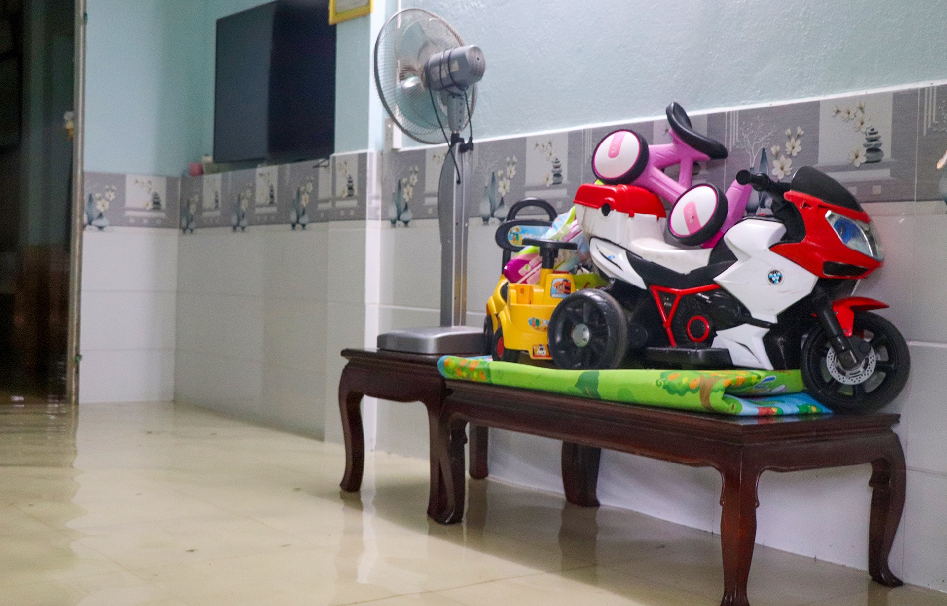 Khu dan cu tai Tam Ky ngap sau do mua lon anh 8