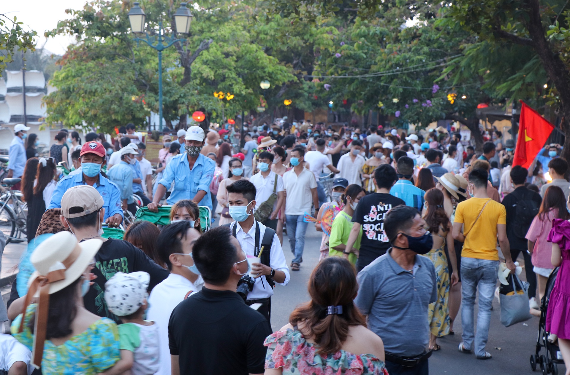 Hoi An thi diem don khach quoc te anh 2