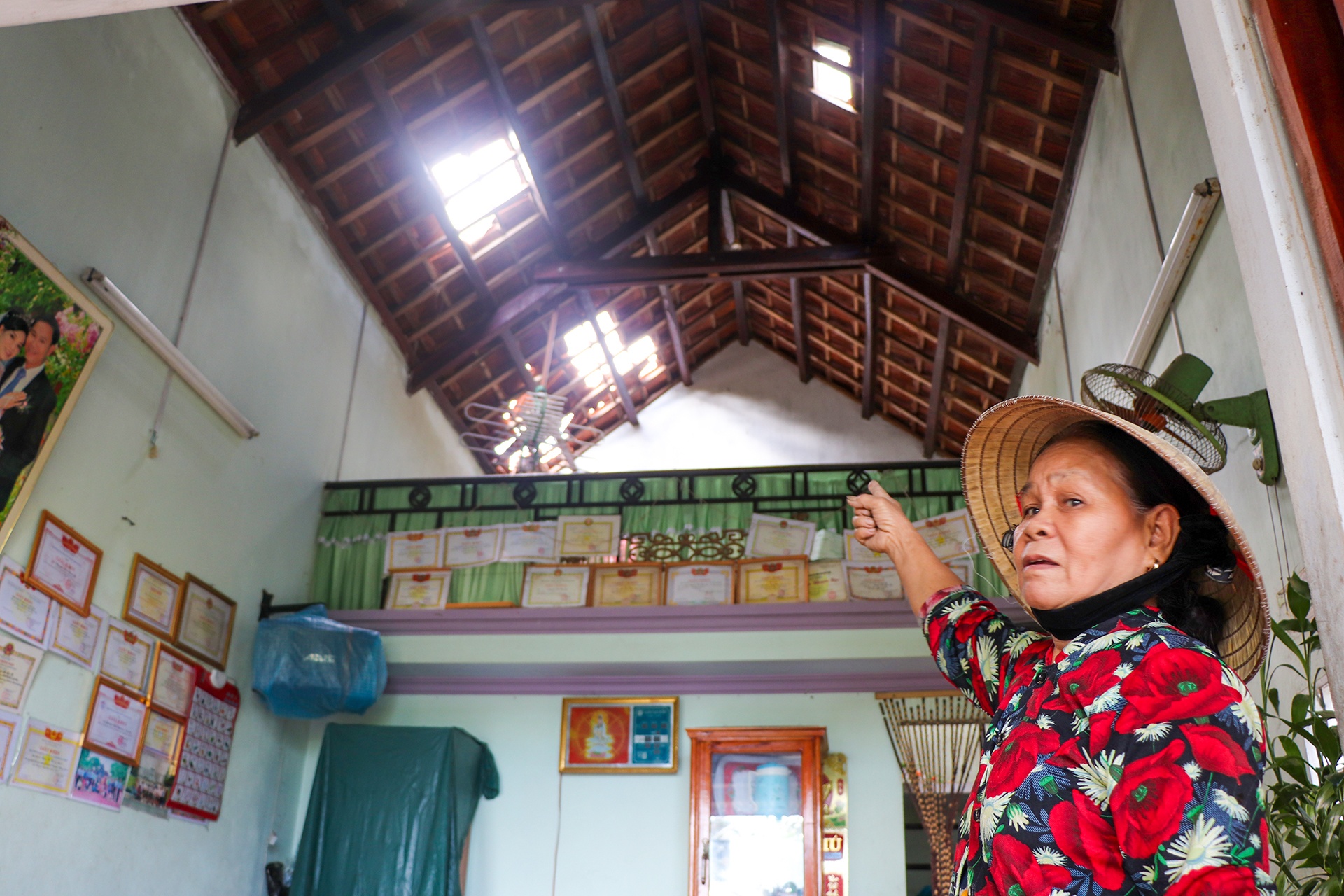 hang chuc ngoi nha hu hong do bao so 6 anh 3