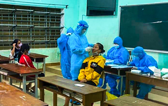 Phat hien 19 ca duong tinh voi SARS-CoV-2, hon 340 hoc sinh nghi hoc hinh anh