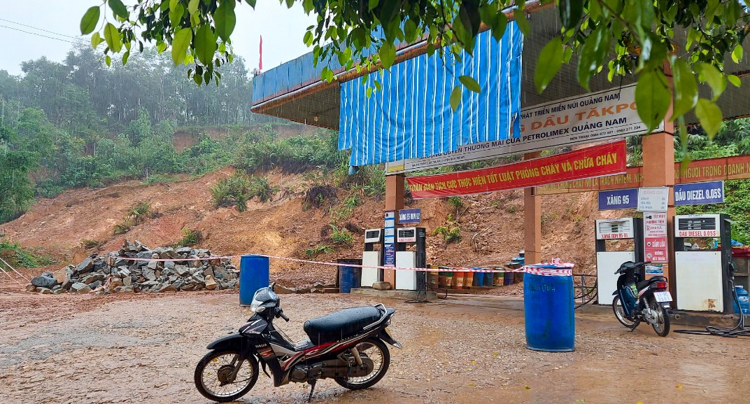 mien Trung thiet hai lon do mua lu anh 1