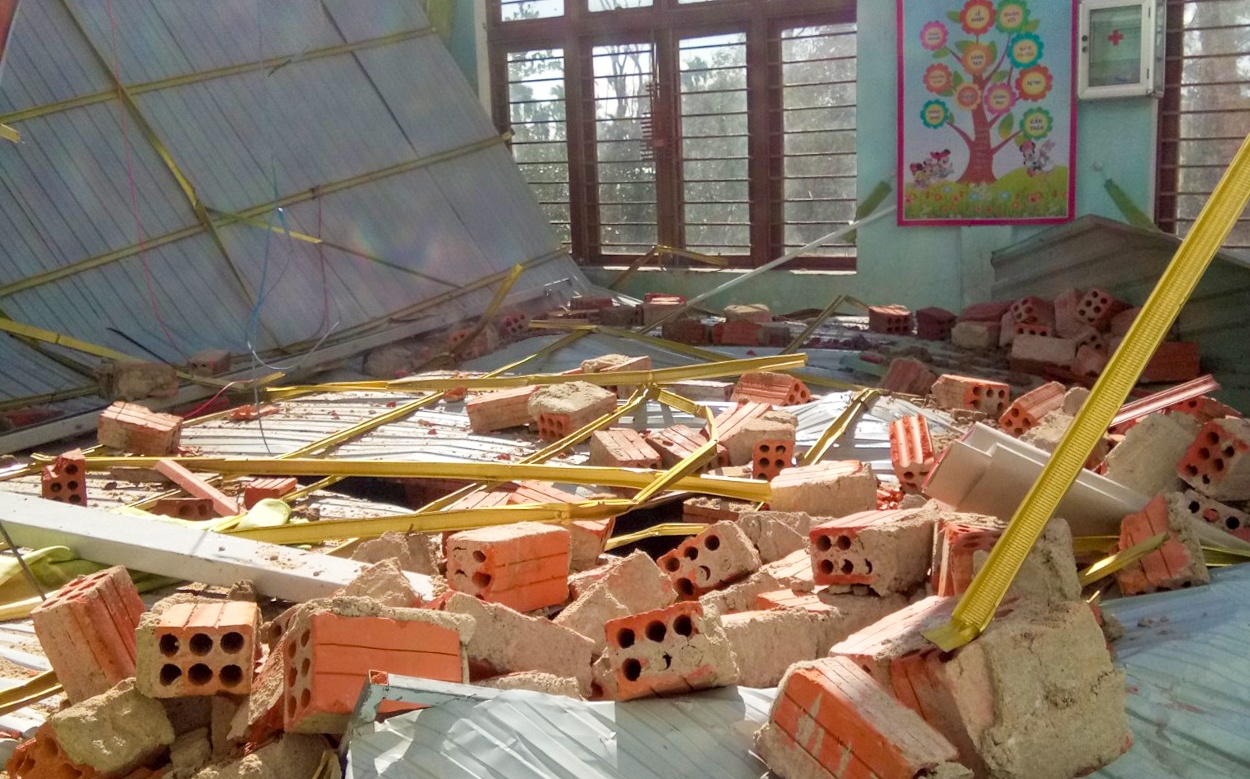 Giam doc So GD&DT ky van ban gioi thieu 3 cong ty tu van sua truong hinh anh