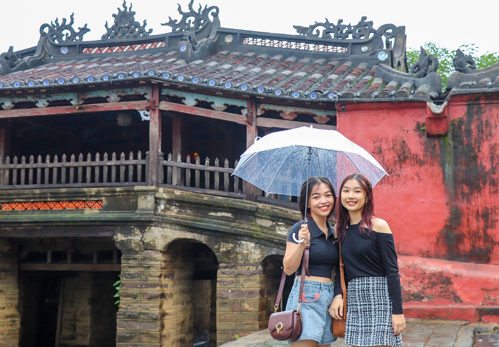 Hoi An vang ve ngay dau mo cua don khach tro lai hinh anh