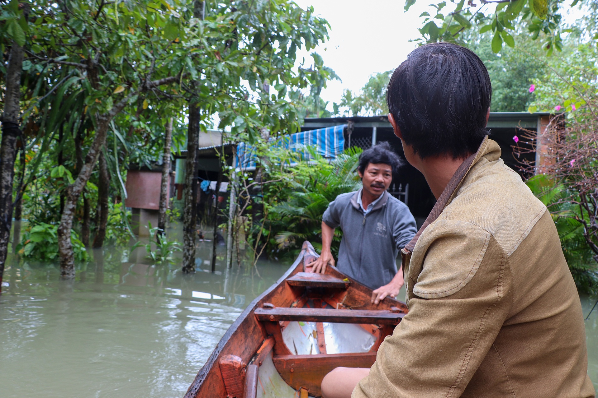 TP Tam Ky ngap trong bien nuoc anh 10