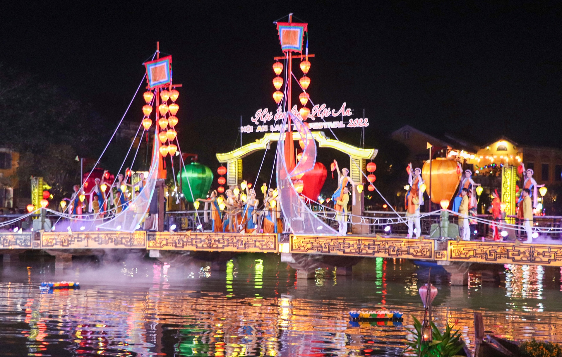hàng nghìn du khách tham quan Hội An ảnh 3 hang nghin du khach tham quan Hoi An anh 3