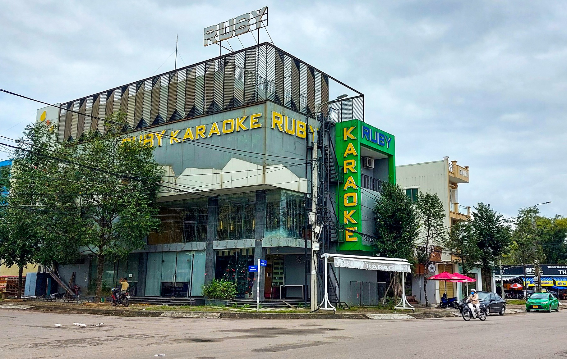 Chu quan karaoke o Quang Nam keu cuu hinh anh