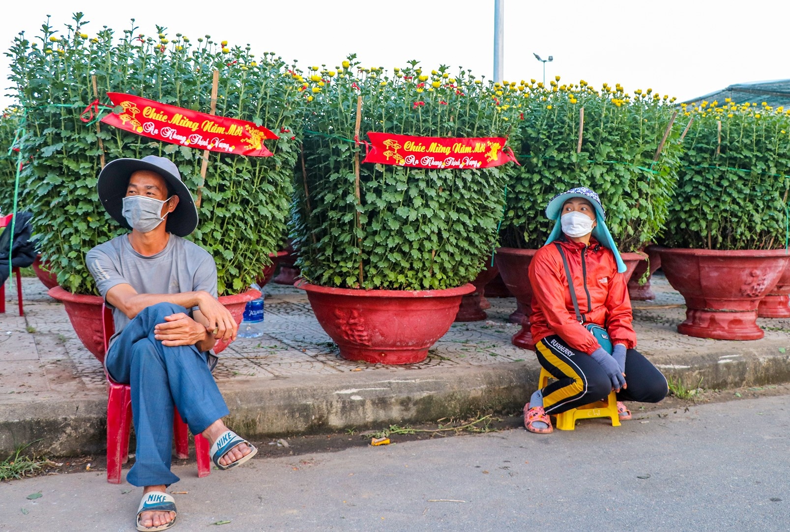 Cho hoa Tet lon nhat Da Nang vang khach, tieu thuong lo lo von hinh anh