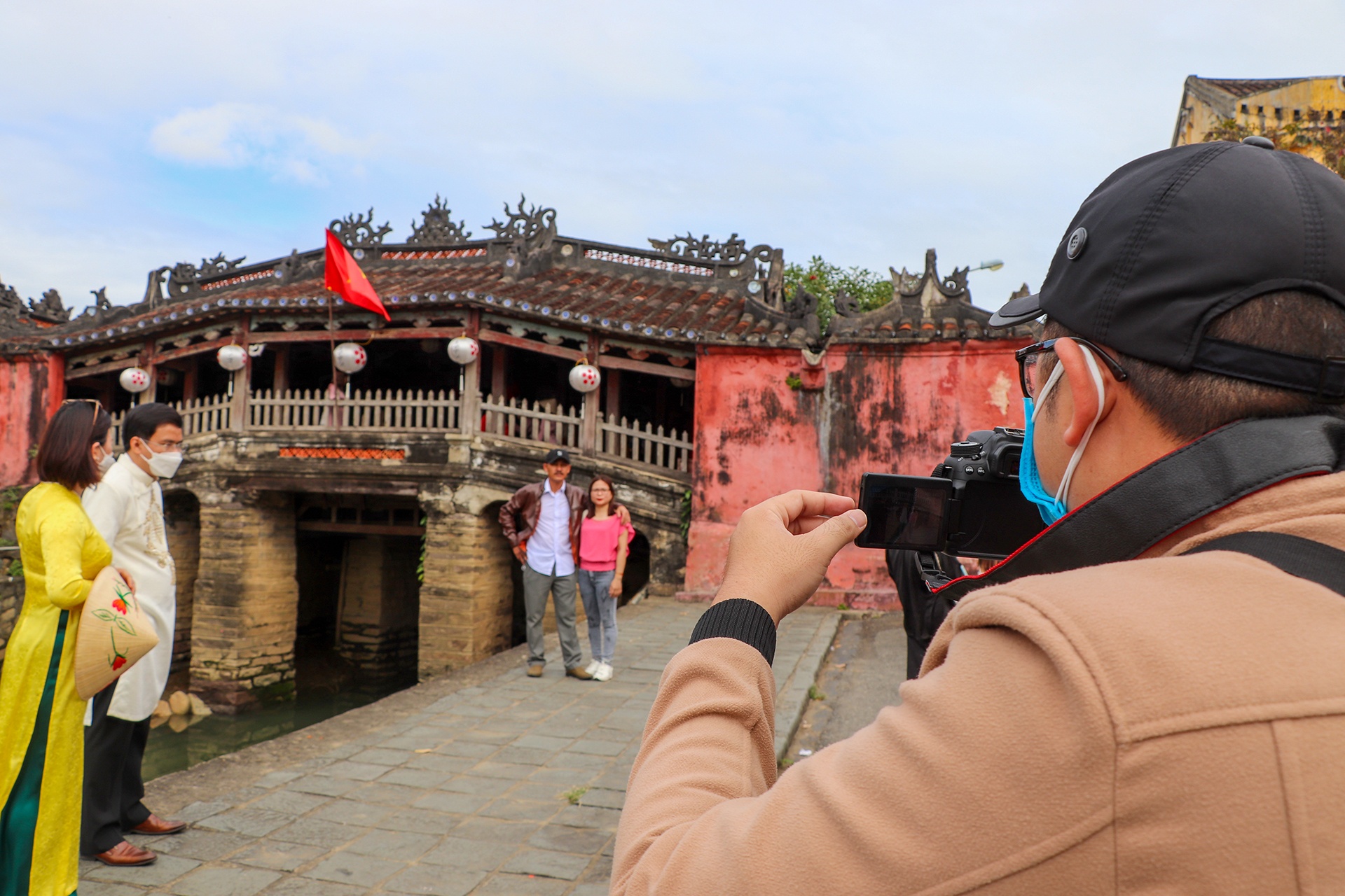 hang nghin du khach tai Hoi An dip Tet Nguyen dan anh 4