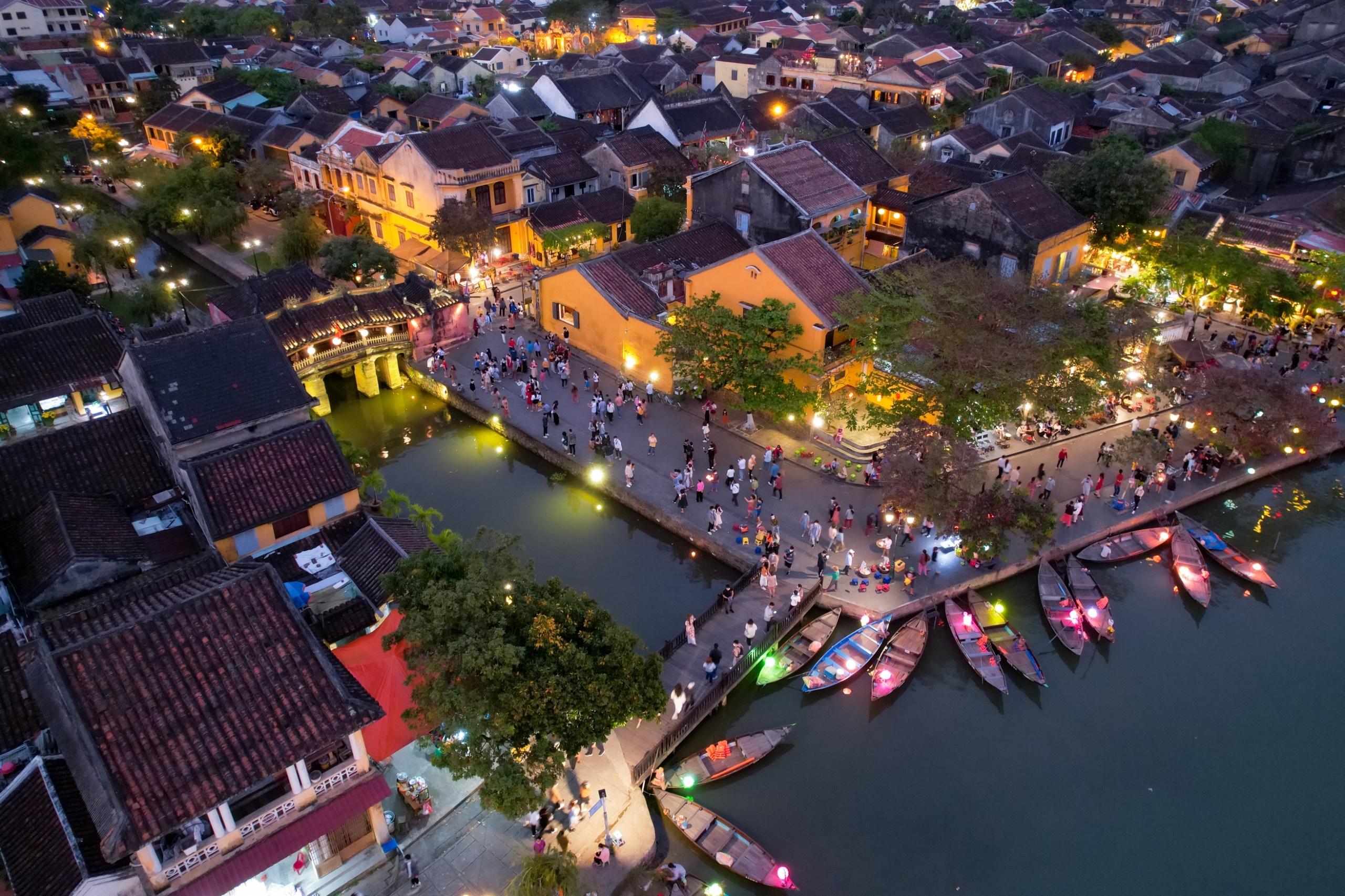 Hoi An tiep tuc lot top diem den the gioi hinh anh