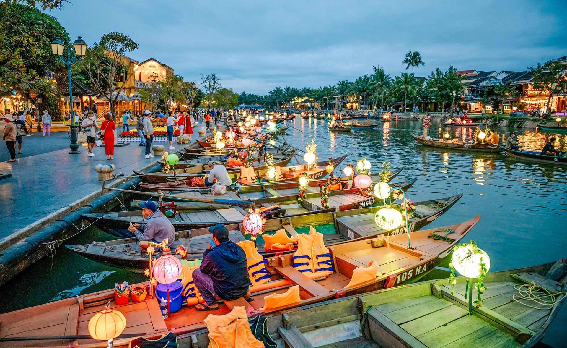 du khách chơi lễ Valentine tại Hội An ảnh 3 du khach choi le Valentine tai Hoi An anh 3