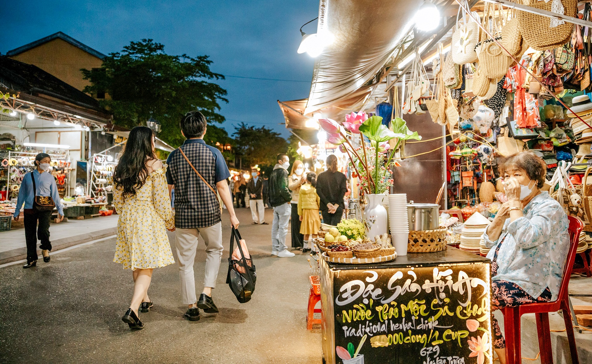 du khách chơi lễ Valentine tại Hội An ảnh 5 du khach choi le Valentine tai Hoi An anh 5