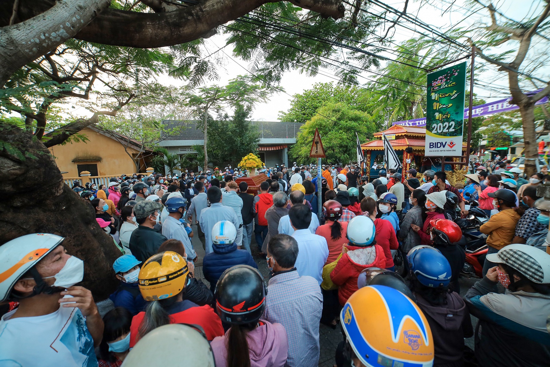 17 nguoi tu vong do lat cano anh 8