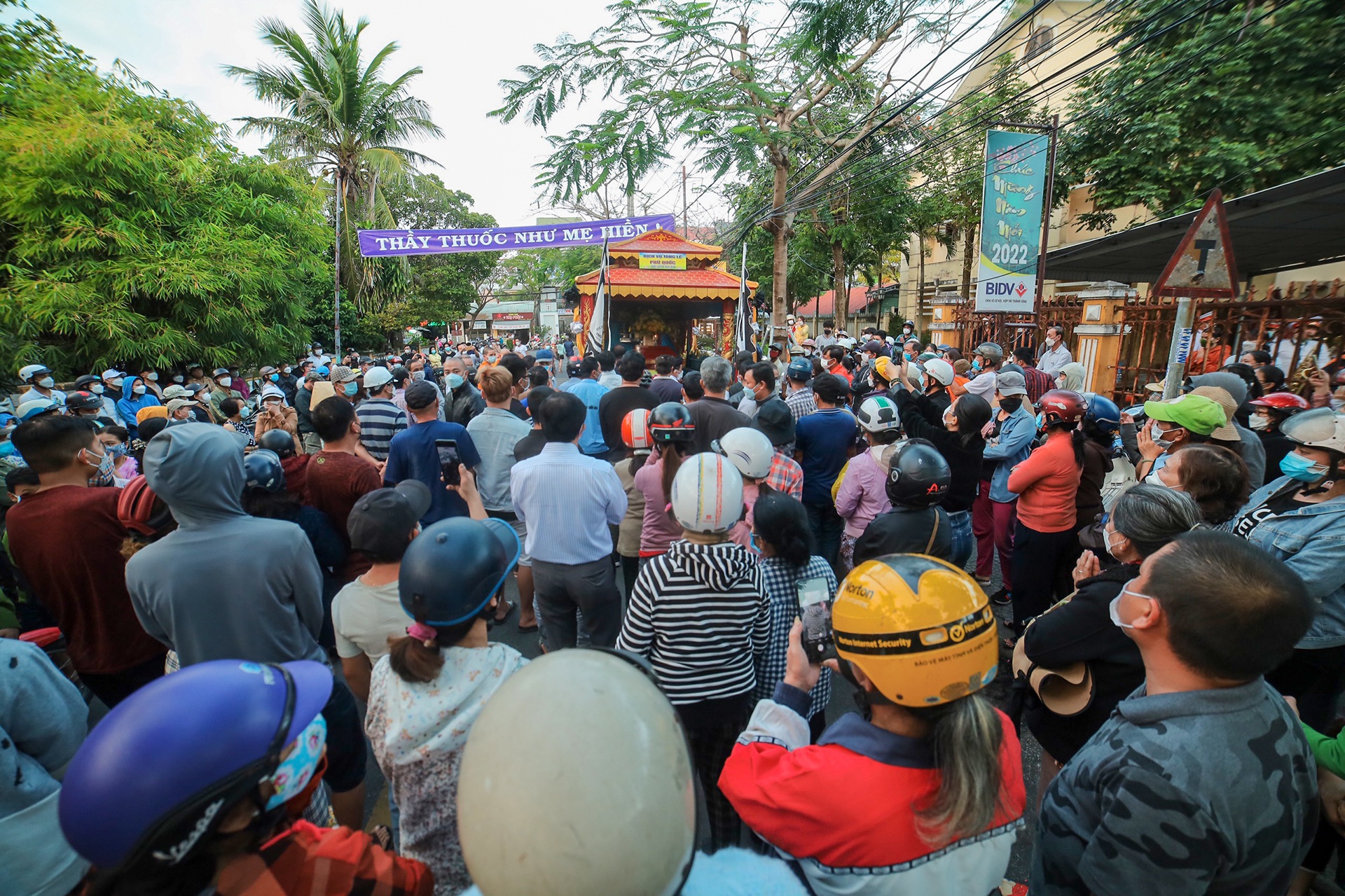 17 nguoi tu vong do lat cano anh 1