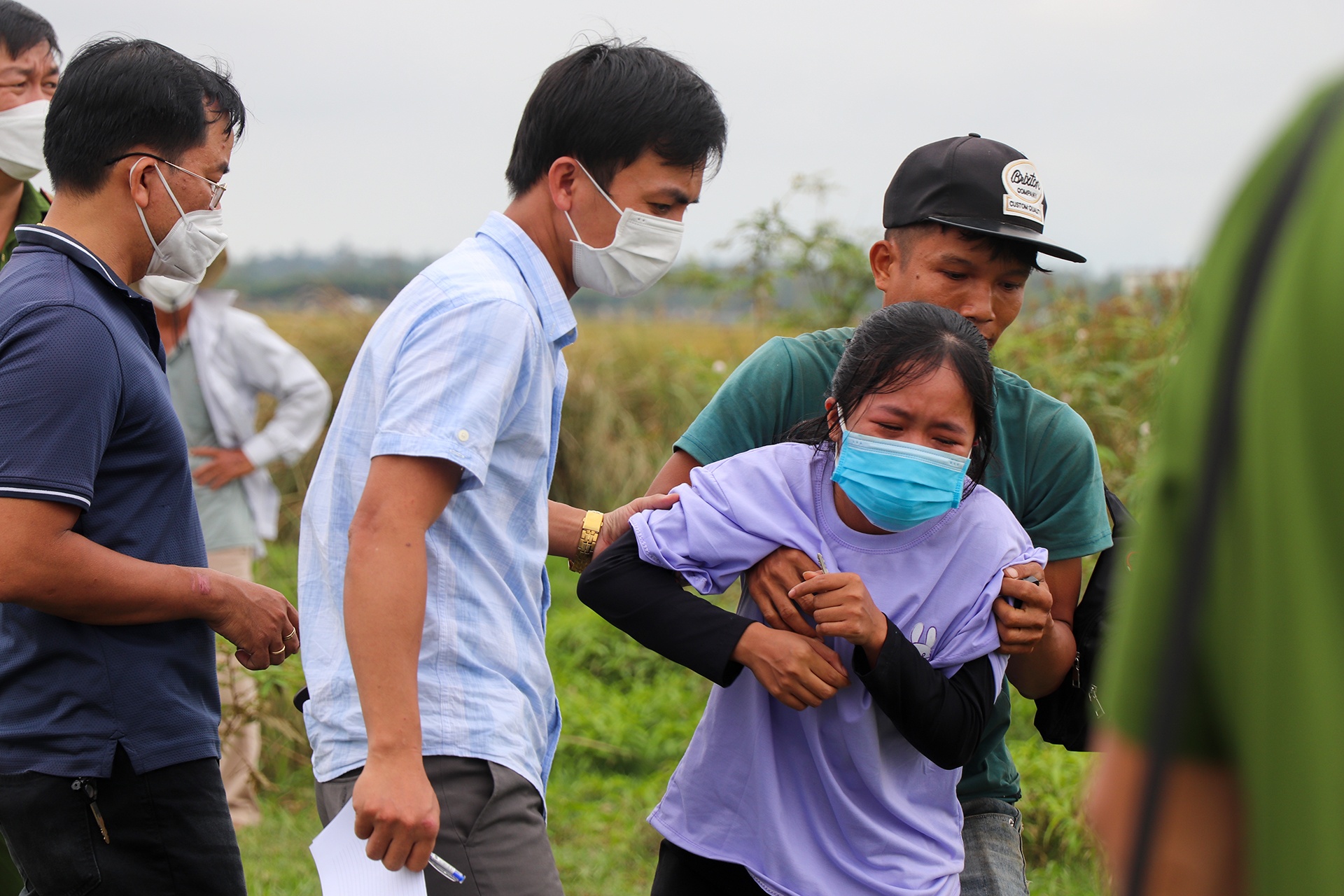 thi thể bị trói tay chân ảnh 7 thi the bi troi tay chan anh 7