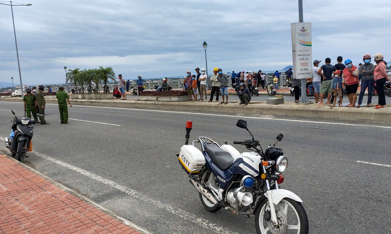 cha om con nhay song tu tu anh 1