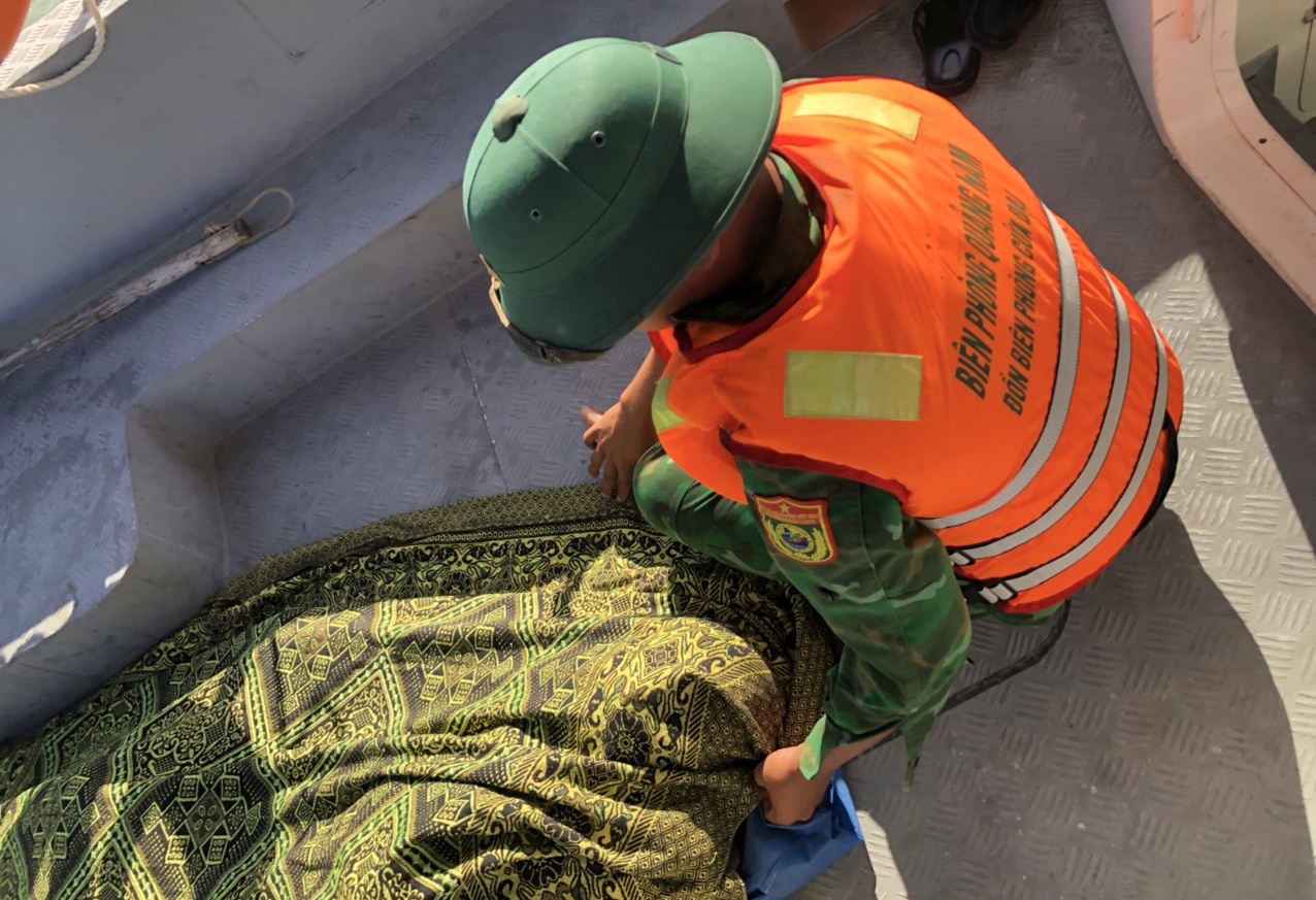 co gai 22 tuoi nhay cau Cua Dai anh 1