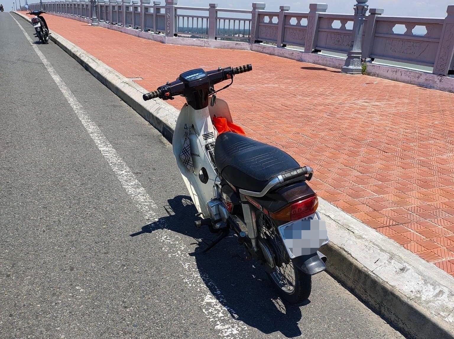 hai nguoi nhay cau Cua Dai anh 1