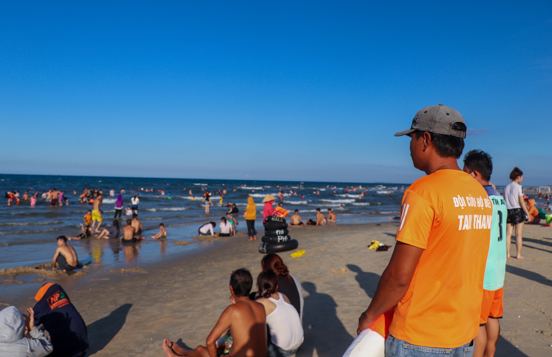 nghin nguoi den bien Hoi An giai nhiet anh 7