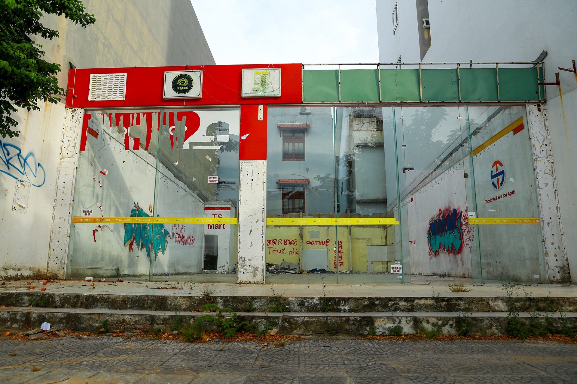 nha hang ven bien Da Nang dong cua hang loat anh 3