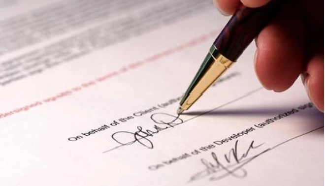 Gia chu ky cua lanh dao de cap giay to dat dai cho nguoi dan hinh anh