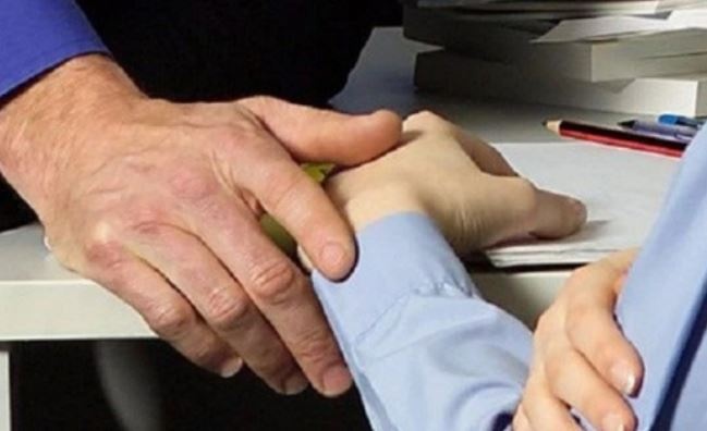 Bi thu huyen doan bi to quan he bat chinh: 'Toi tuong ho da ly hon' hinh anh