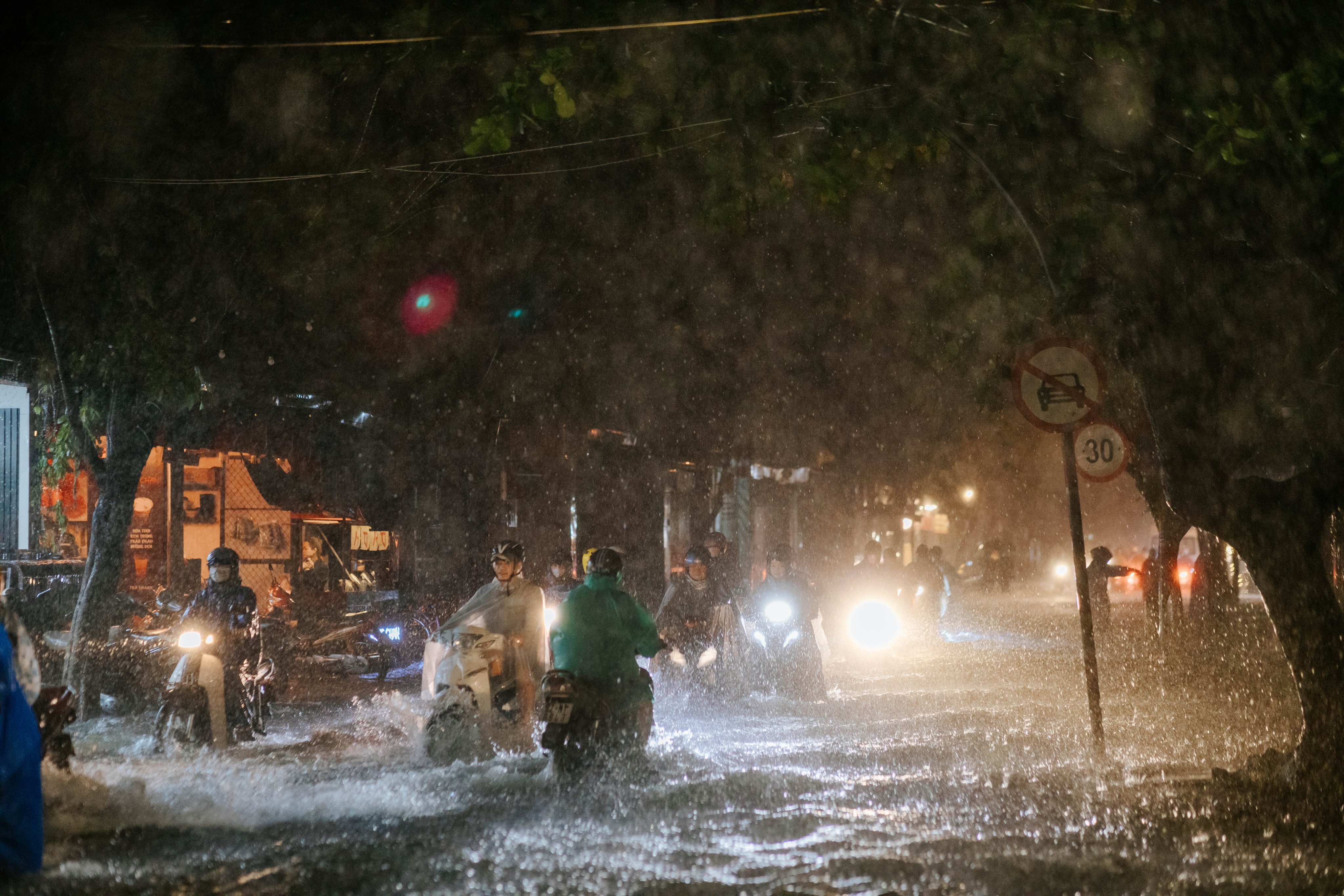 Hoi An ngap nang anh 5