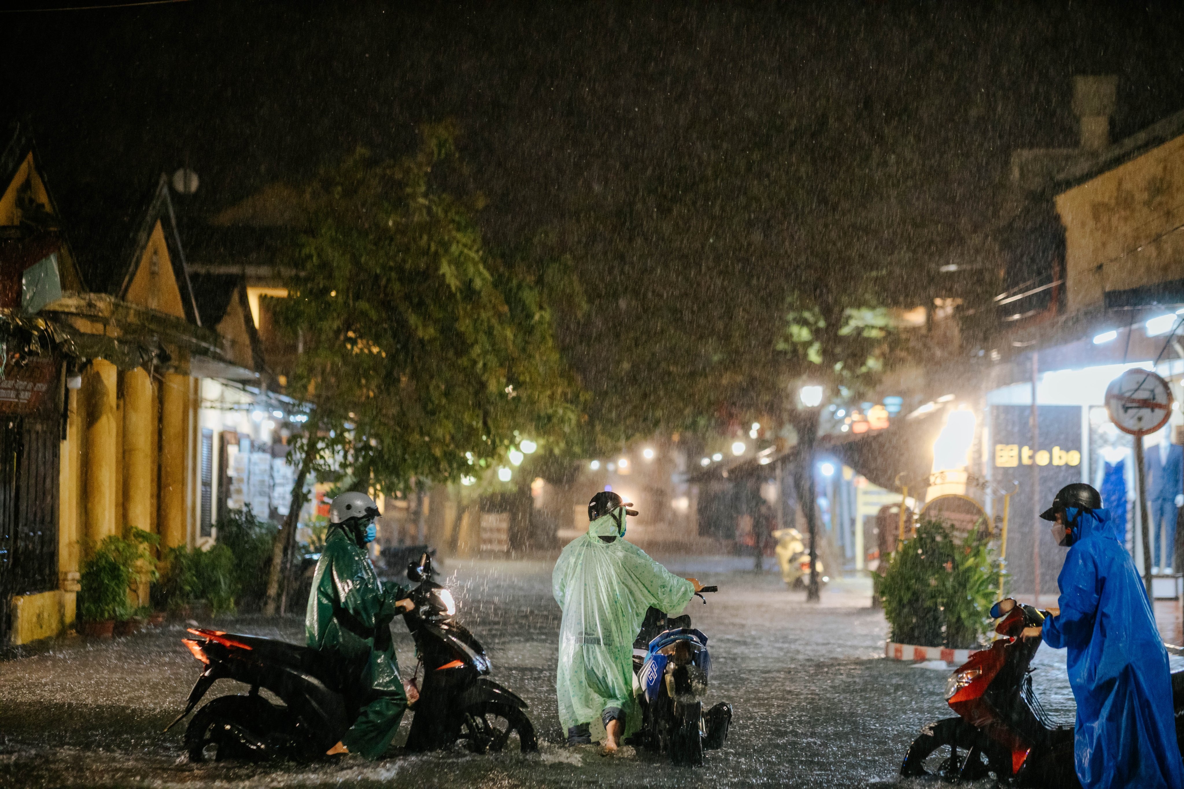 Hoi An ngap nang anh 2