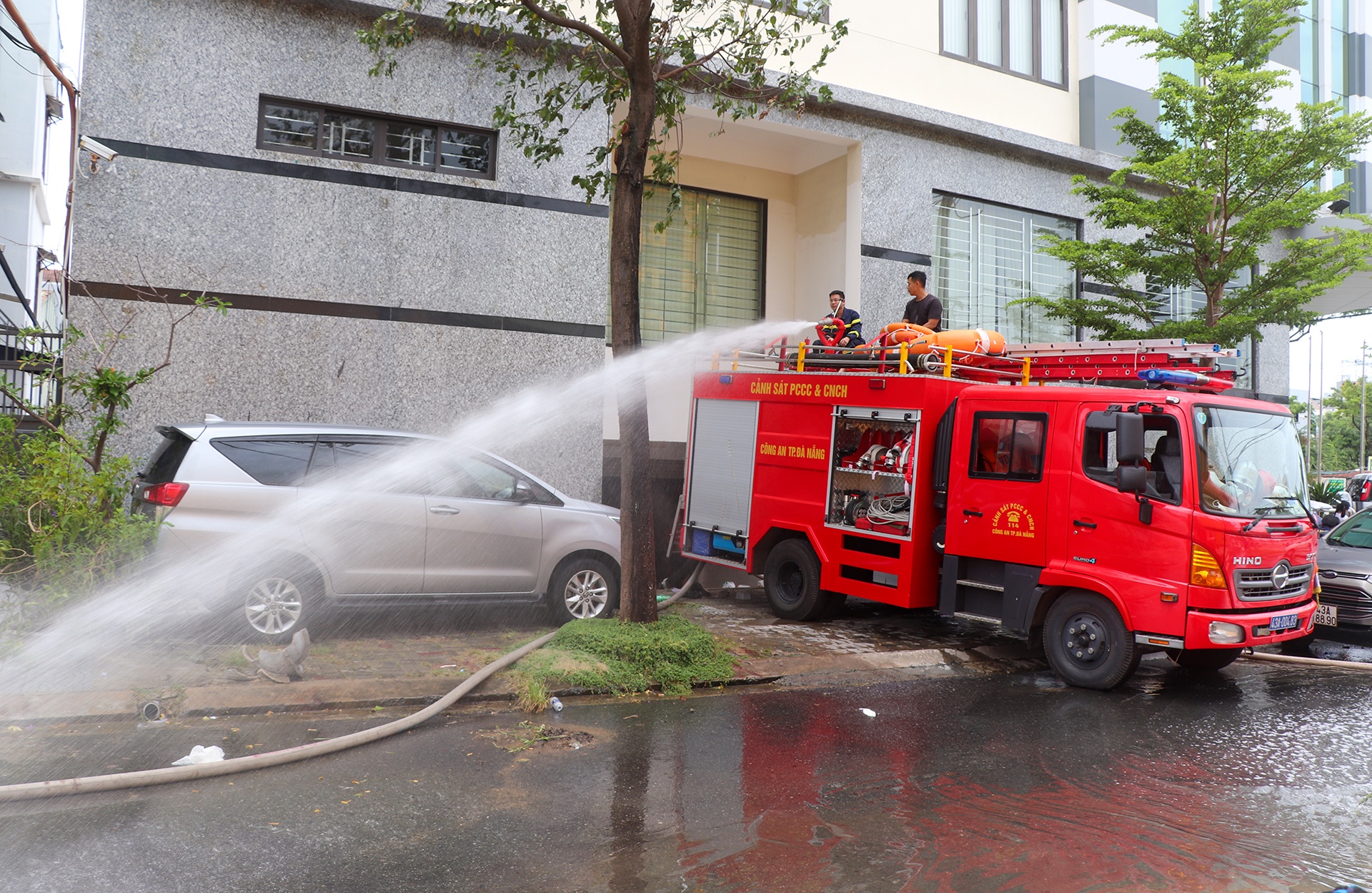 Da Nang ngap lut anh 4
