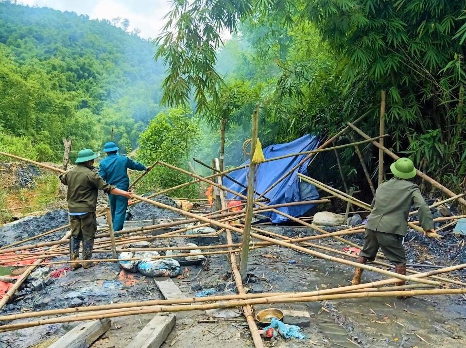 khai thac vang anh 2