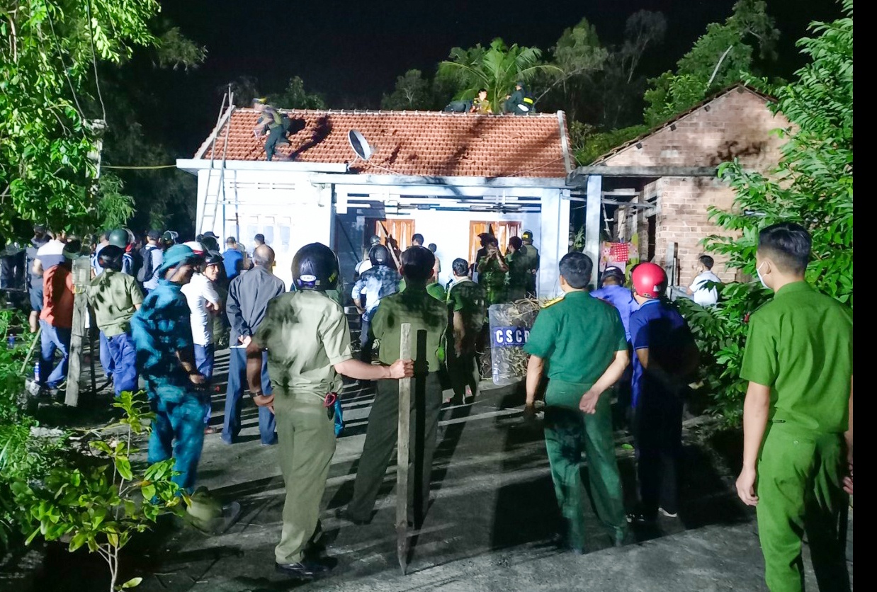 Be gai 5 tuoi bi chem tu vong hinh anh