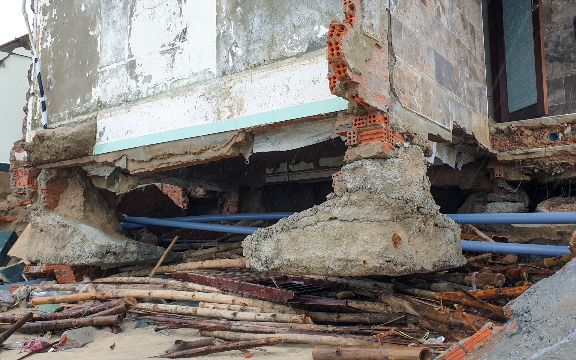 bien Hoi An sat lo anh 9