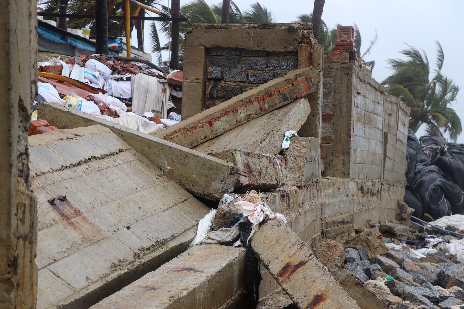 bien Hoi An sat lo anh 6