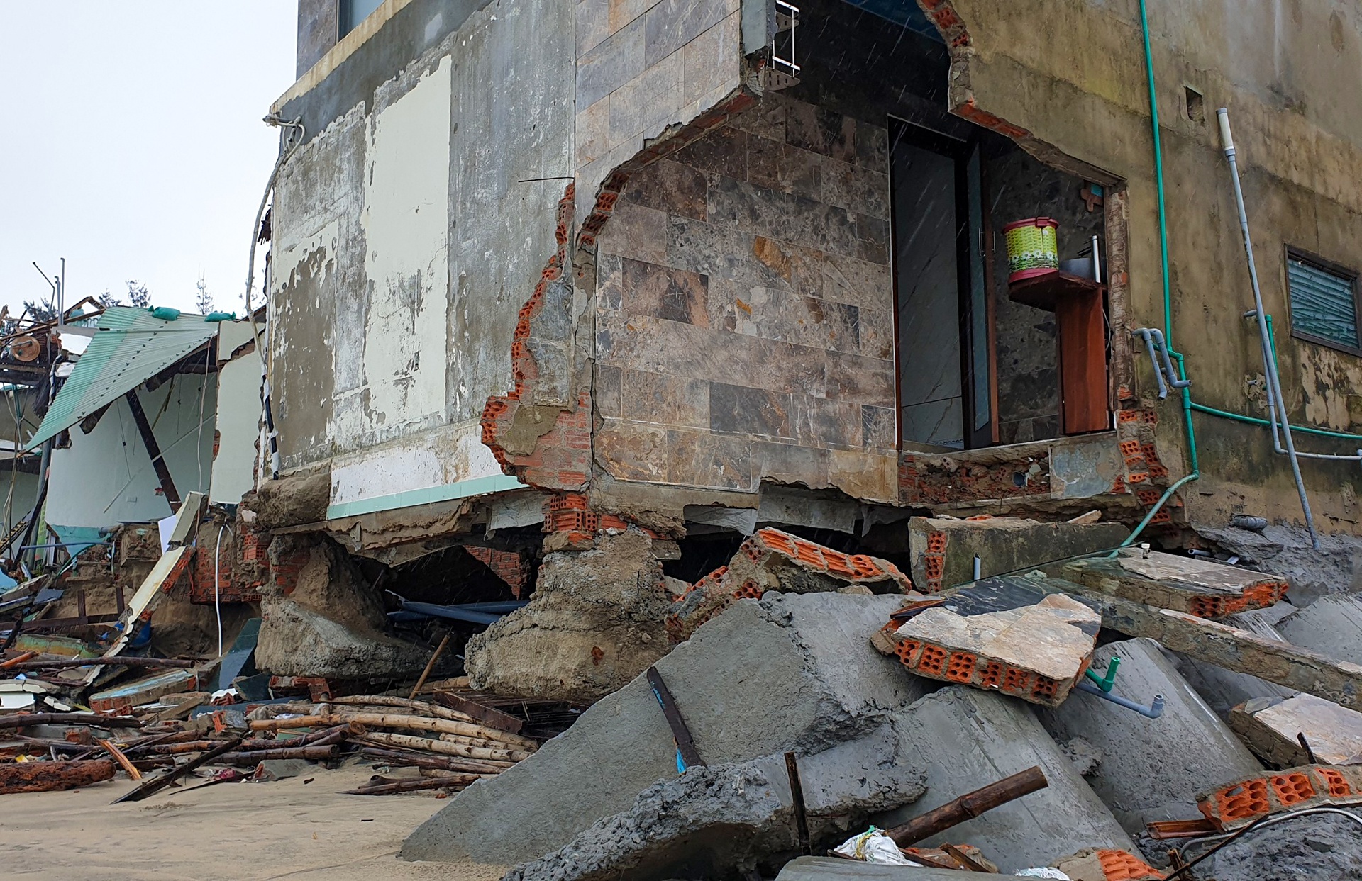 bien Hoi An sat lo anh 8