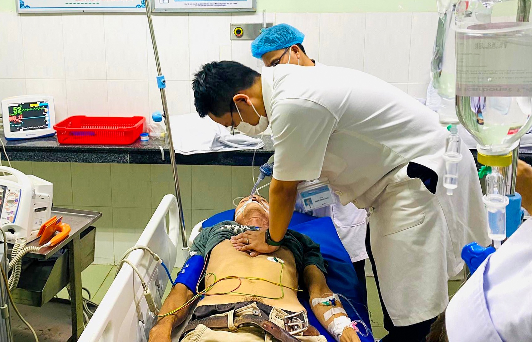 ngưng tim do điện giật ảnh 1 ngung tim do dien giat anh 1