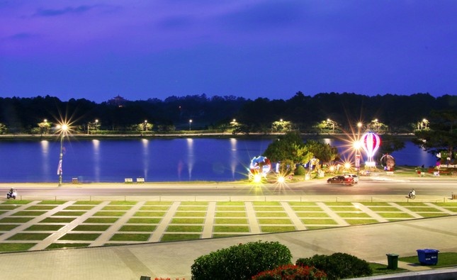 cam ngu leu Da Lat anh 1