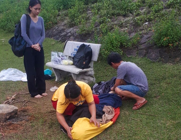 Boi ra giua ho chup hinh cung cay co don, nam sinh tu vong hinh anh