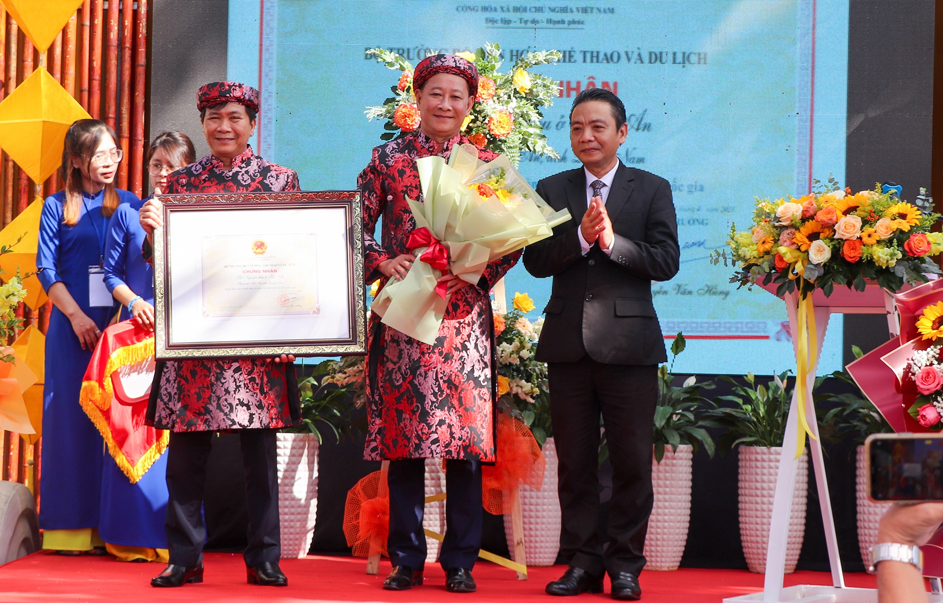 Tet Nguyen tieu Hoi An anh 1