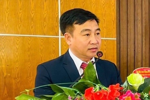 Benh vien Da khoa Trung uong Quang Nam co tan giam doc hinh anh