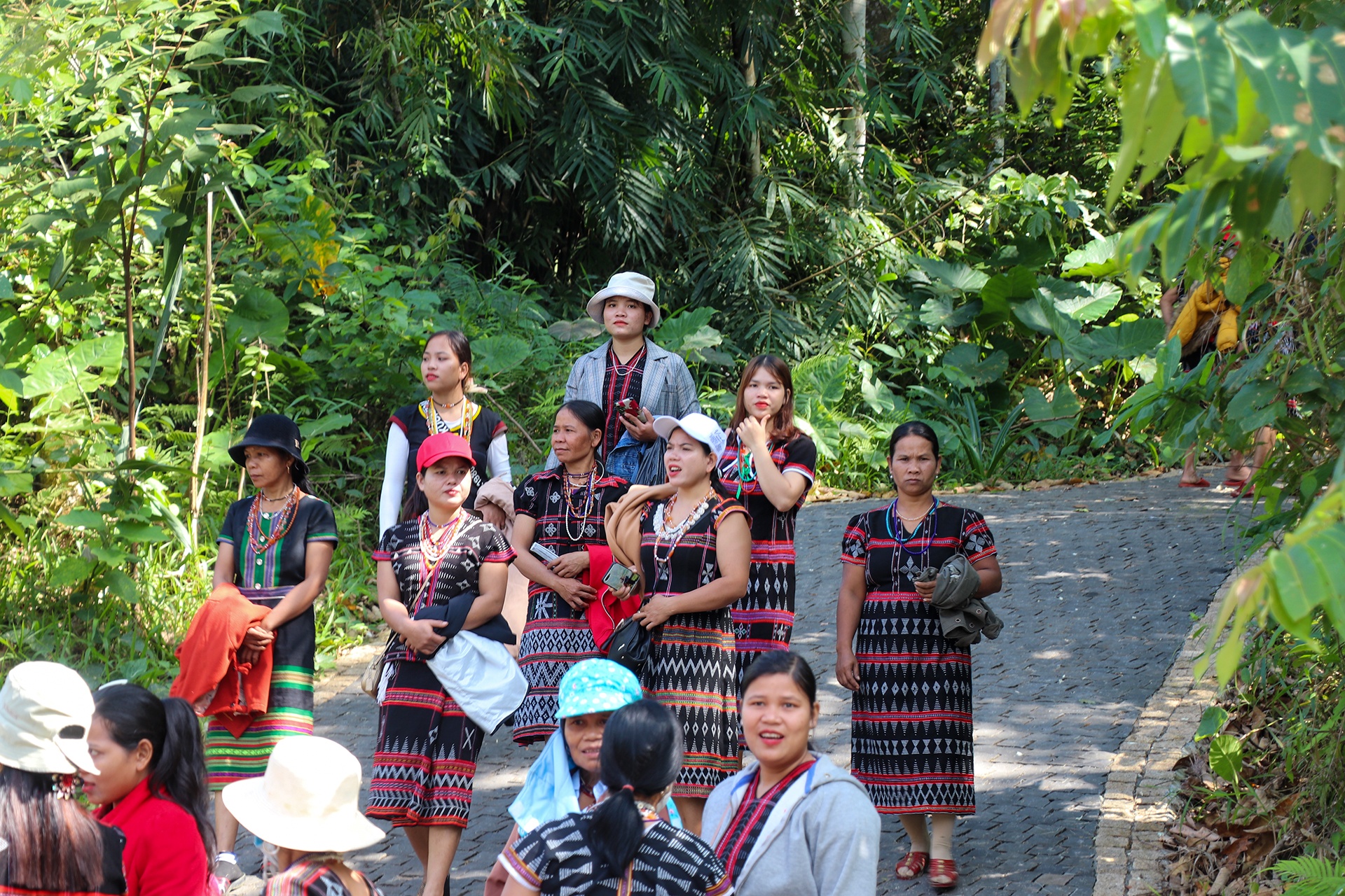 cong troi Dong Giang anh 3