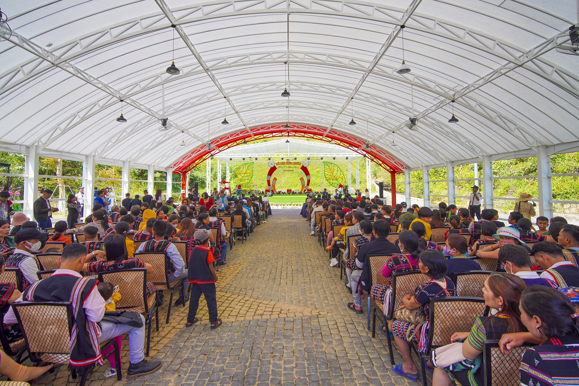 cong troi Dong Giang anh 2