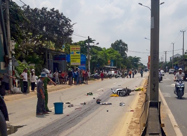 Va cham xe dau keo, mot nguoi tu vong hinh anh