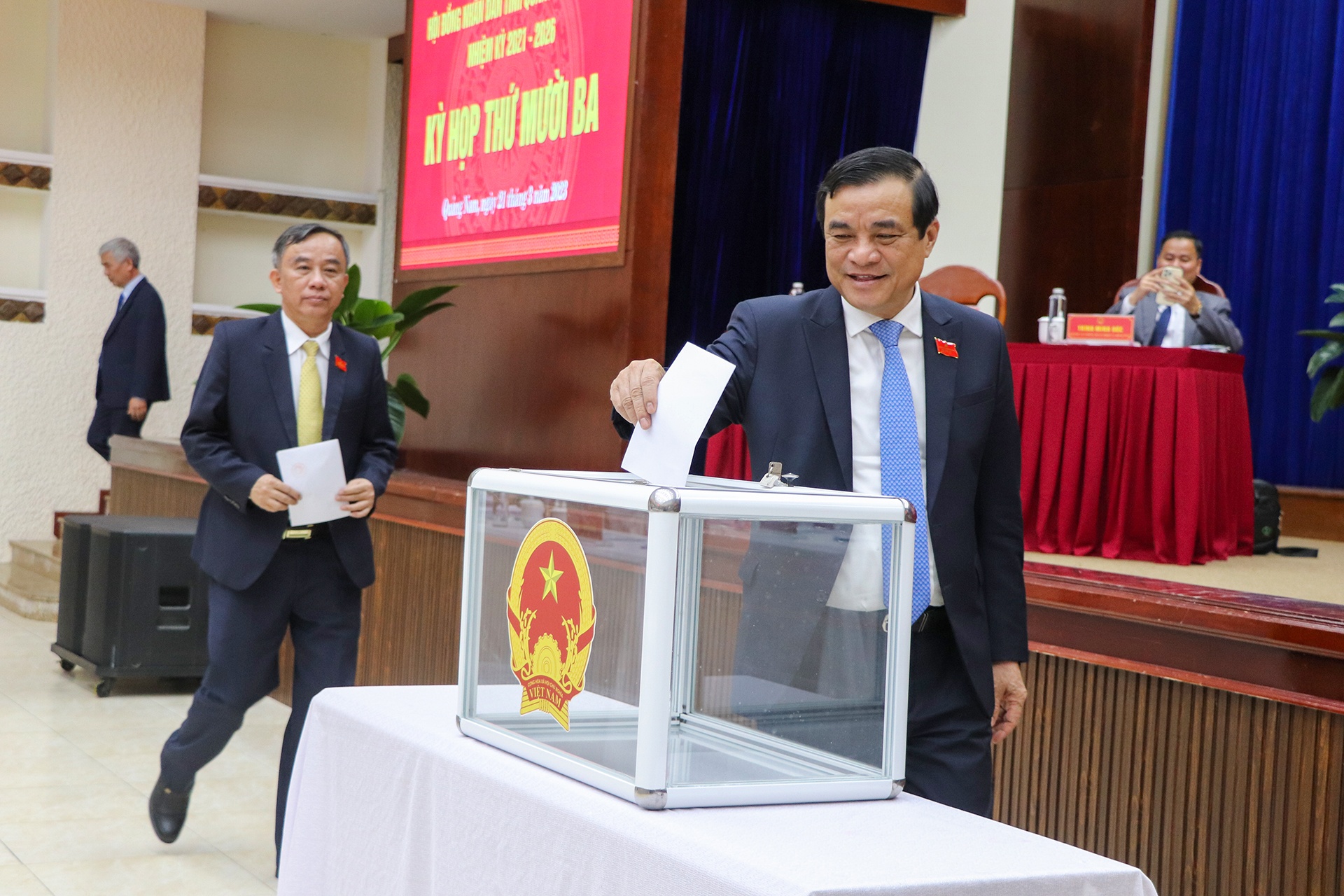 thoi nhiem HDND tinh anh 1