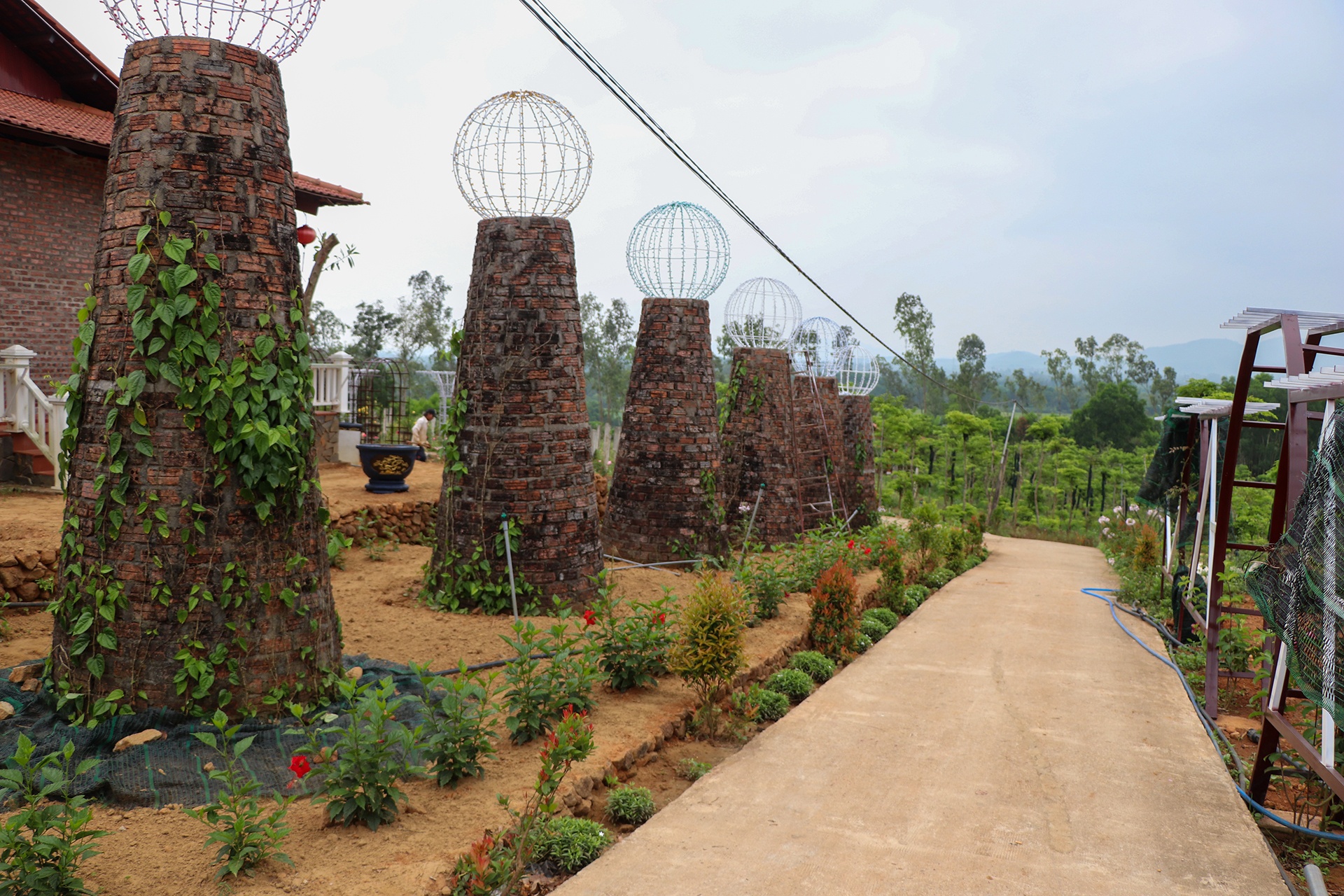 xay dung trai phep nha anh 2