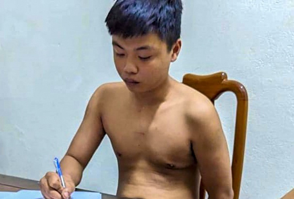 Thanh nien dung xa beng tan cong canh sat hinh anh