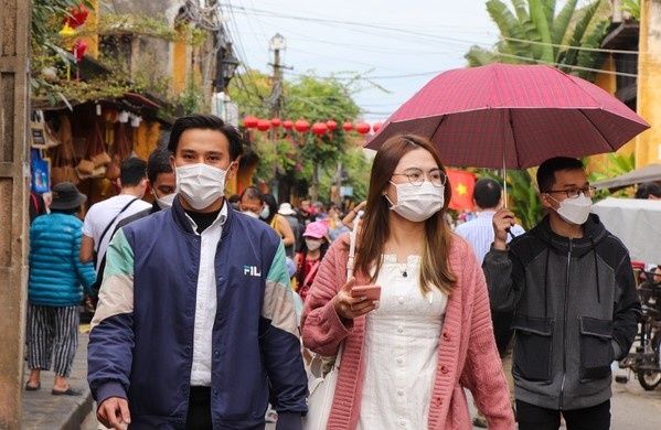 Chu tich tinh Quang Nam len tieng ve viec Hoi An thu phi voi du khach hinh anh