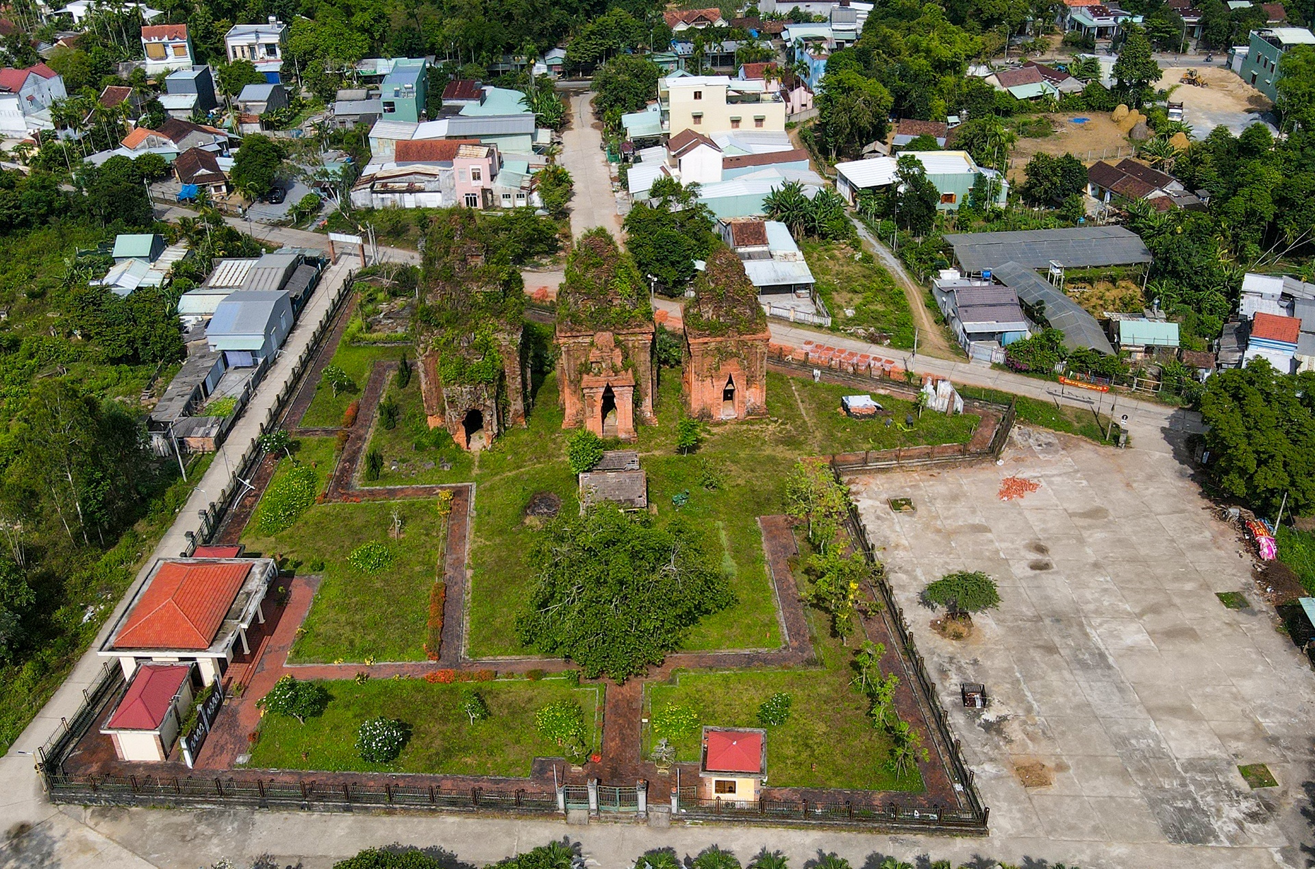 thap cham bi muoi hoa anh 1