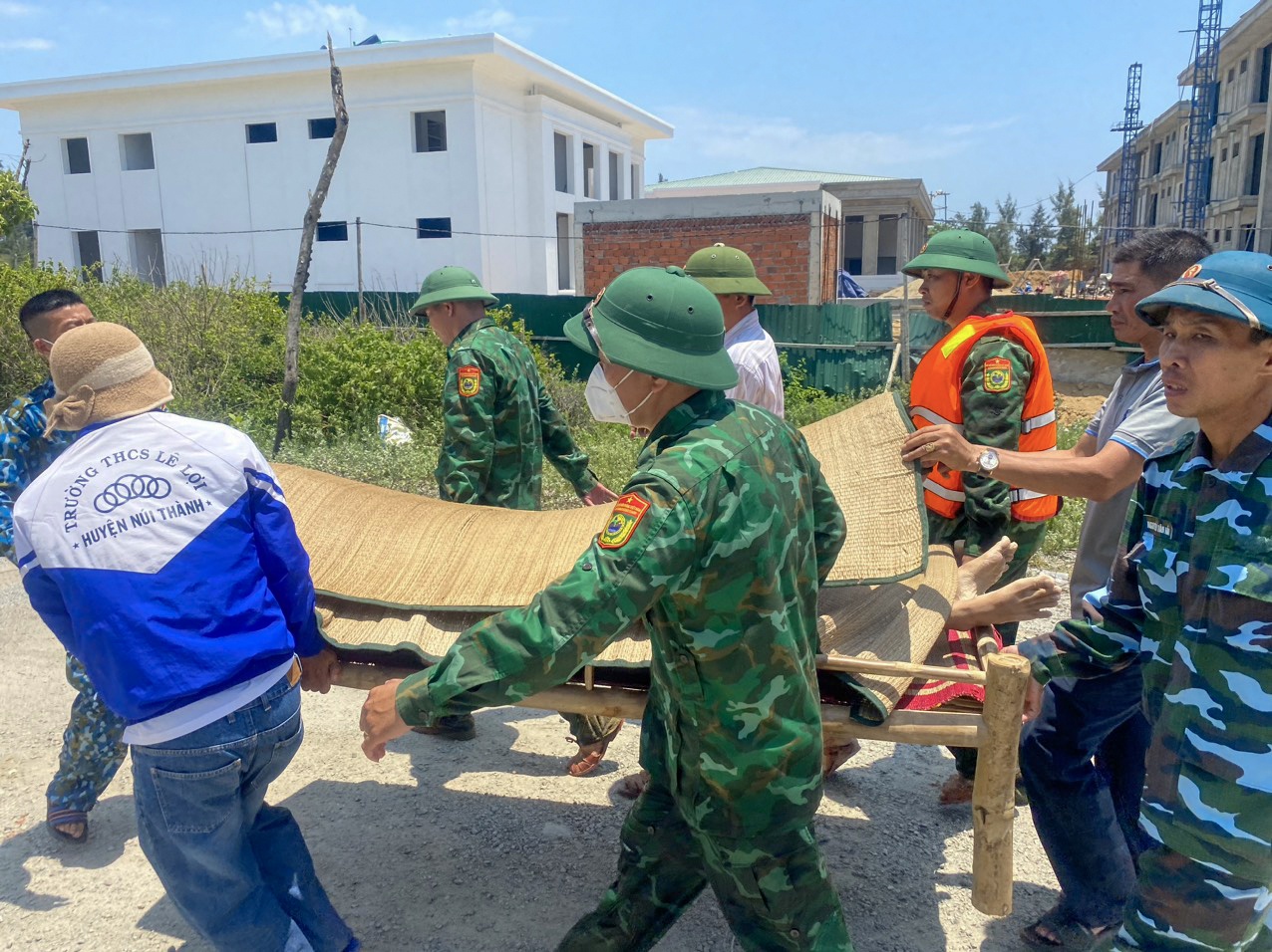 Nam sinh lop 8 tu vong khi tam bien hinh anh